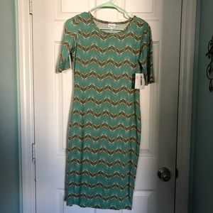 NWT LuLaRoe XS Julia green arrows